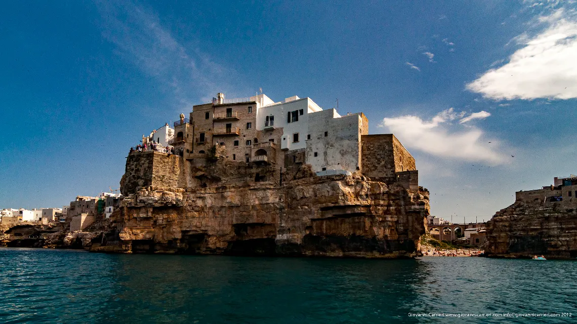 Polignano  a mare vista dal mare