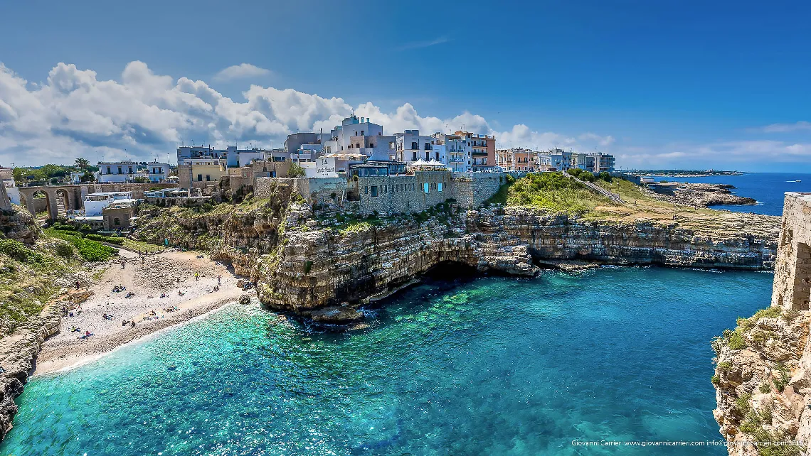 La panoramica di Cala Monachile, Polignano a Mare