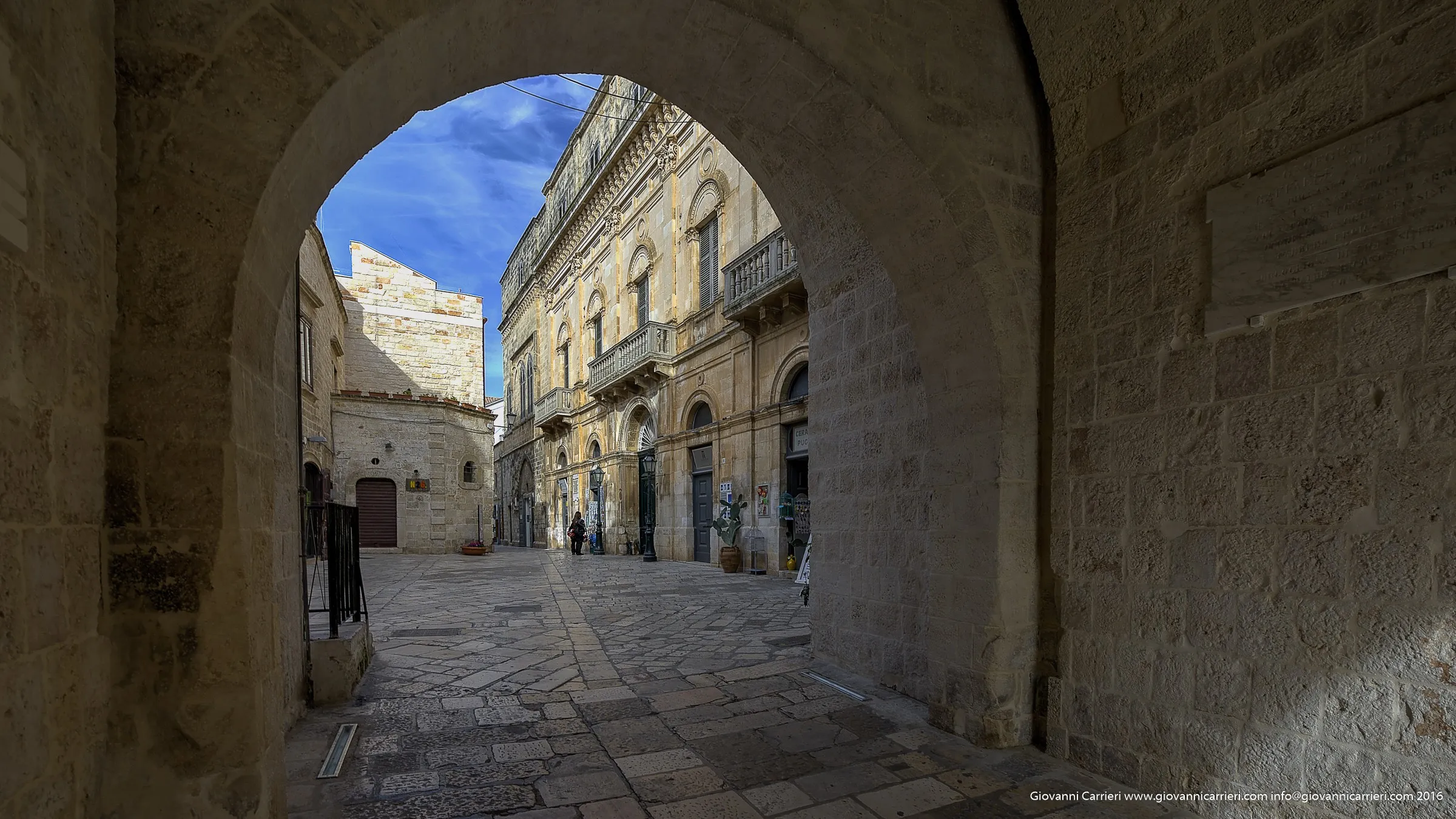 Marchesale arc in Polignano a Mare