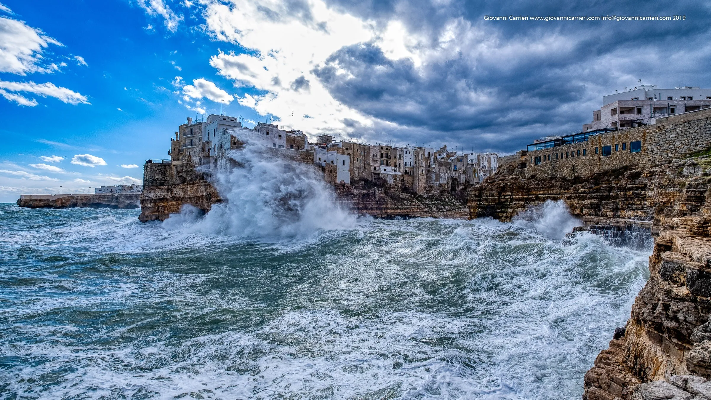 The rough sea on Cala Monachile