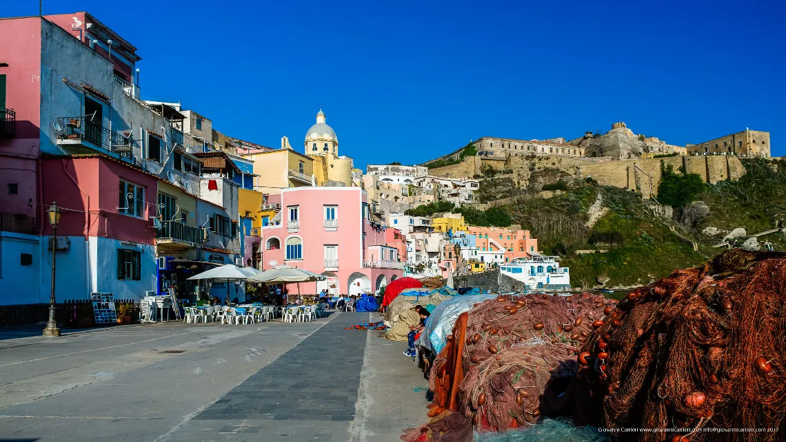 Reti di Pescatori a Marina di Corricella, Procida