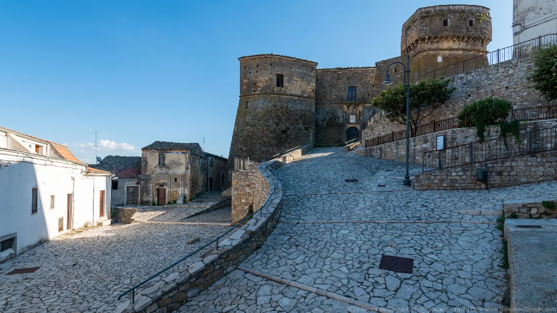 Frontal view of the Castle D'Aquino