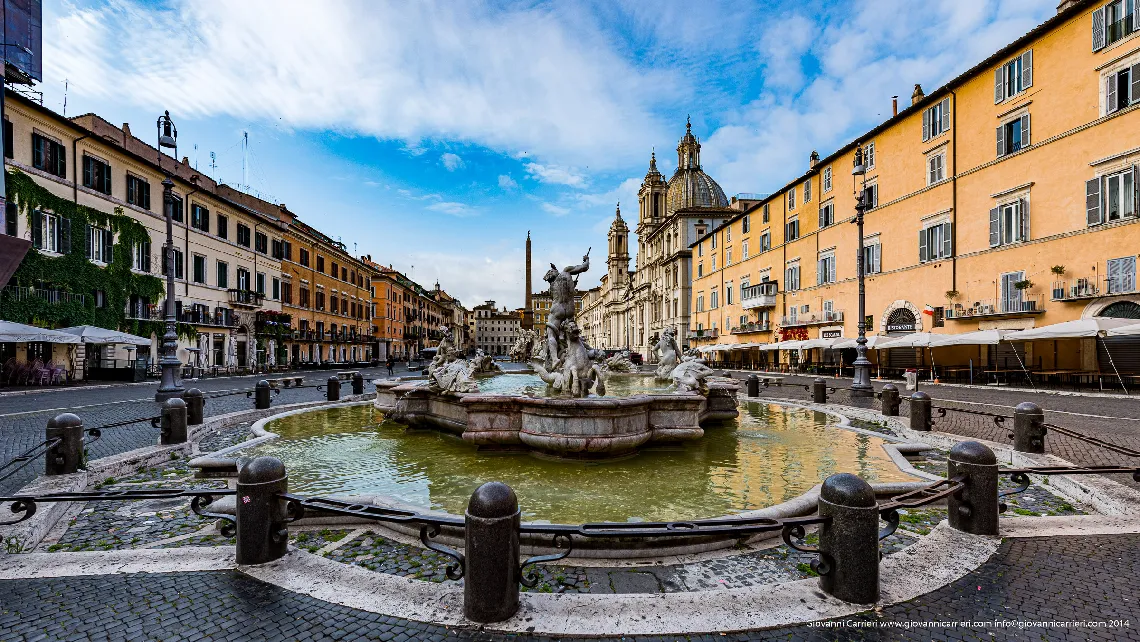 Vista di Piazza Navona dalla fontana del Nettuno