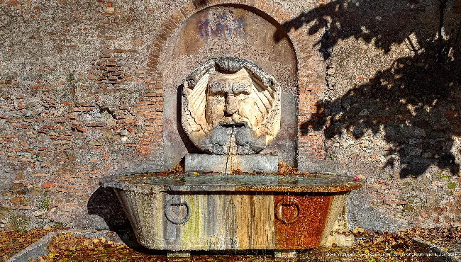 The fountain of the Garden of Oranges, also called Savello Park