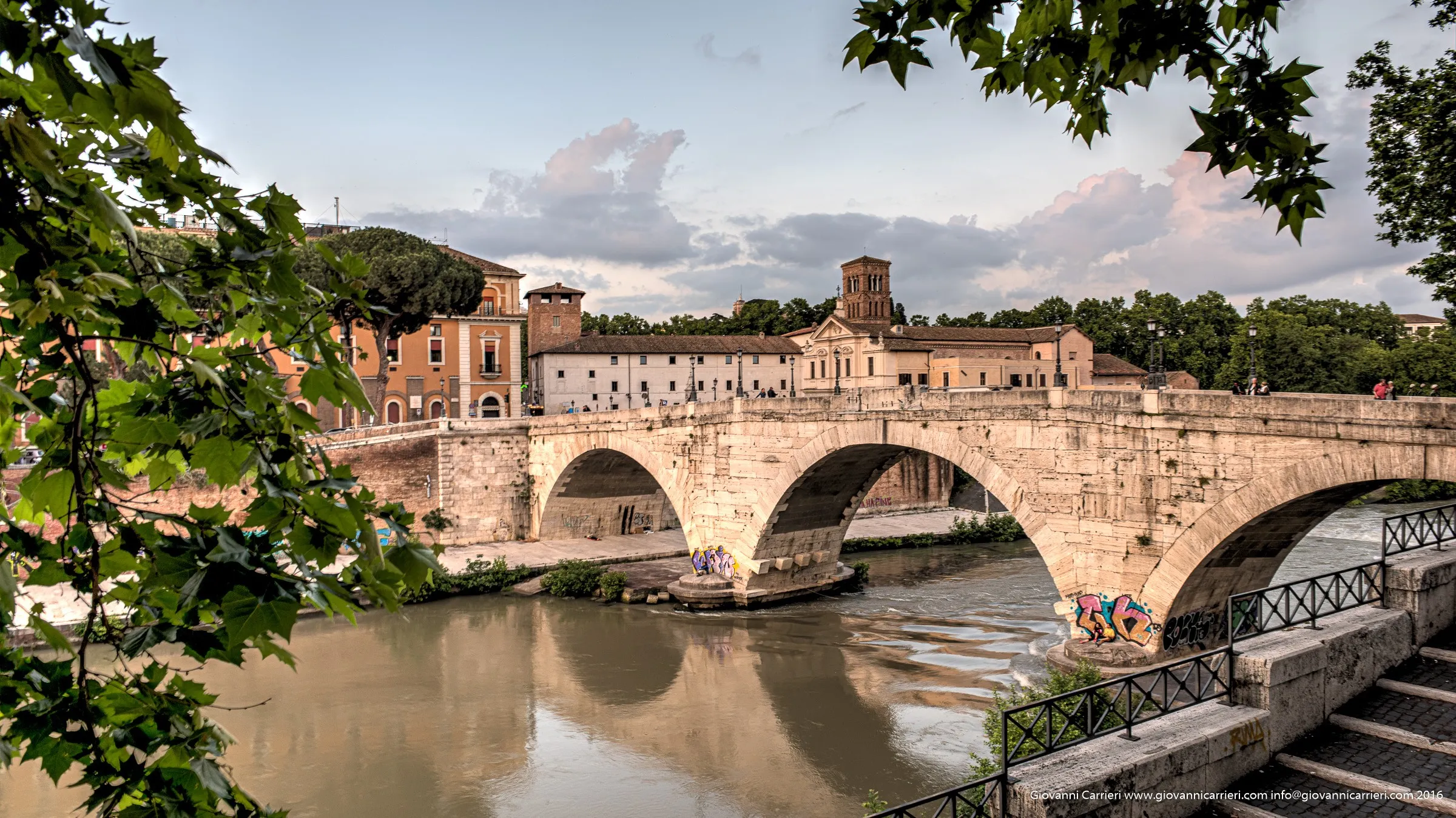 L'isola Tiberina ed il Ponte Cestio, Roma