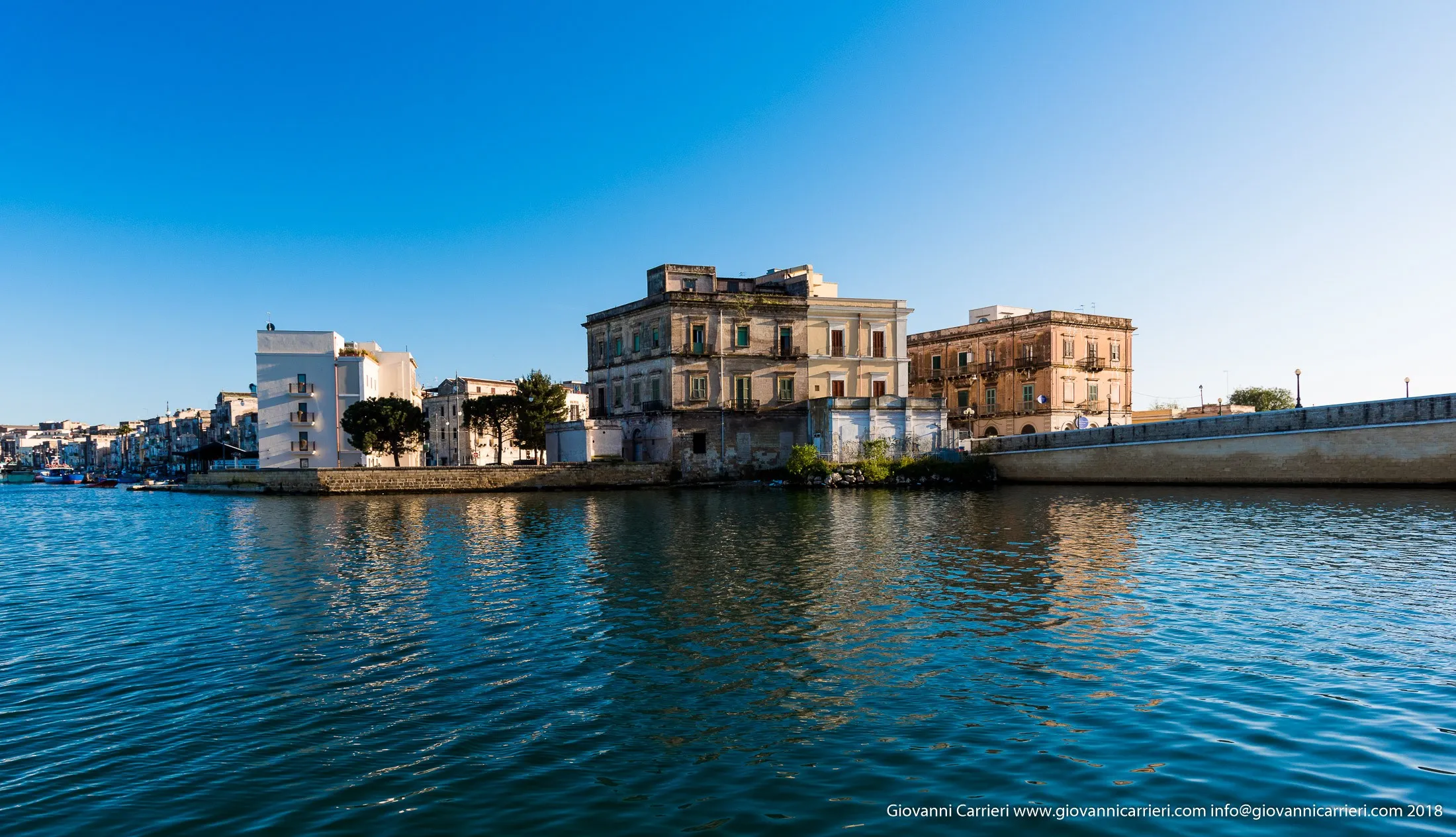Vista della città vecchia di Taranto 