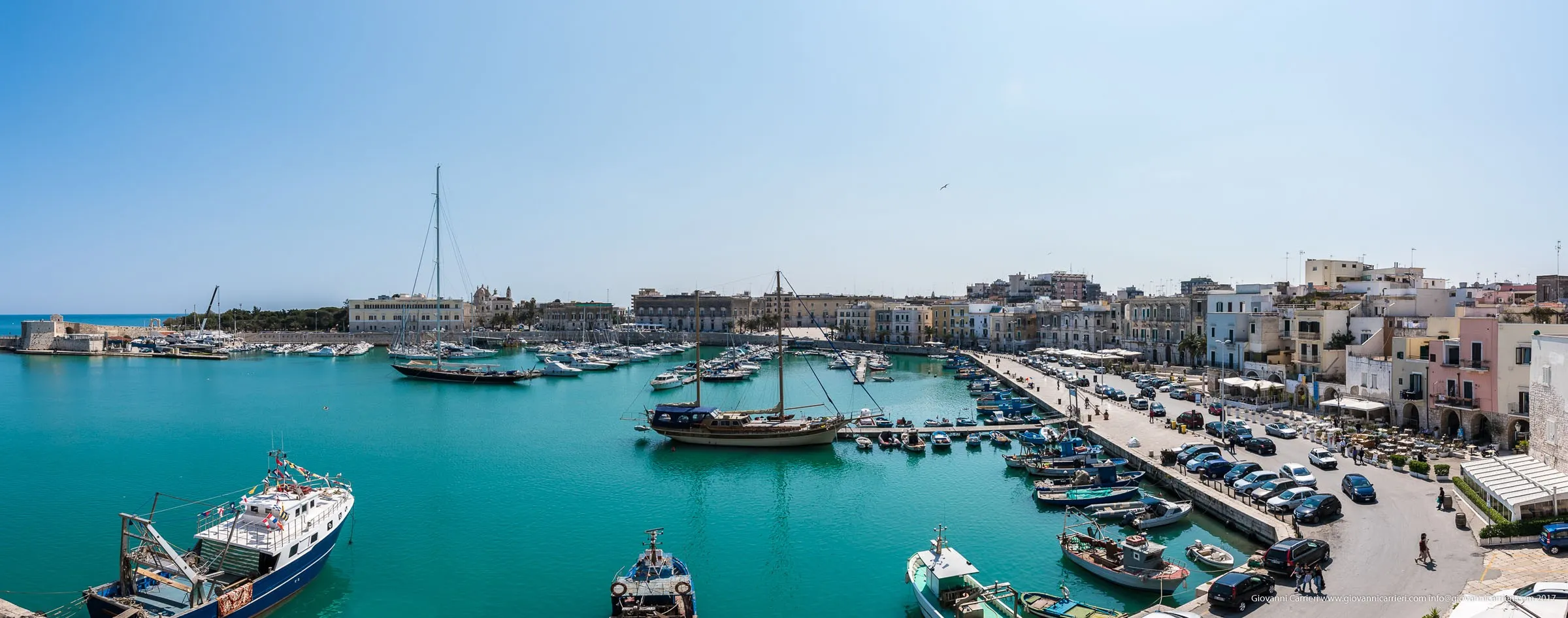 Panoramica del porto di Trani