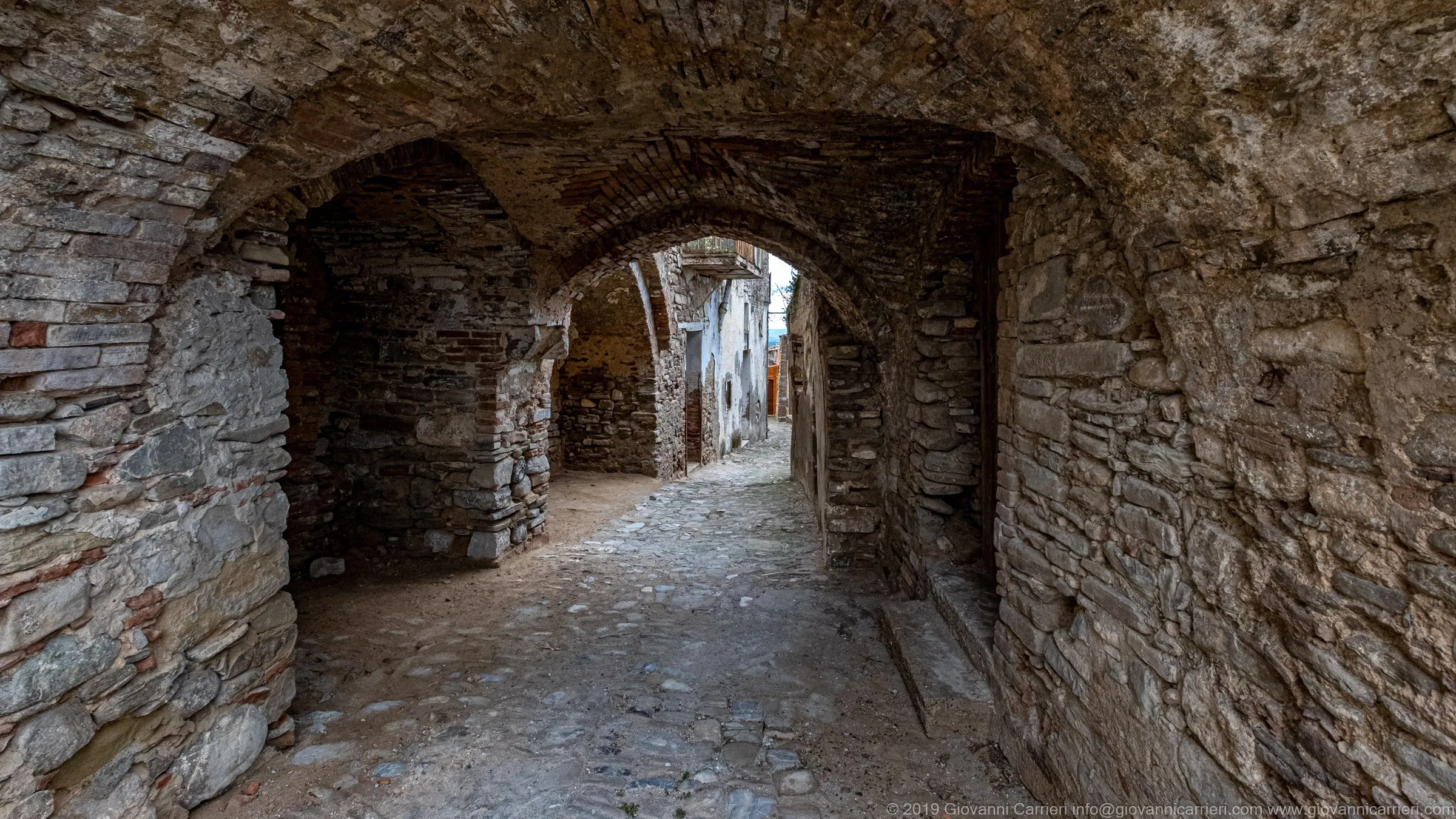 A covered porch in the Rabatan Quarter