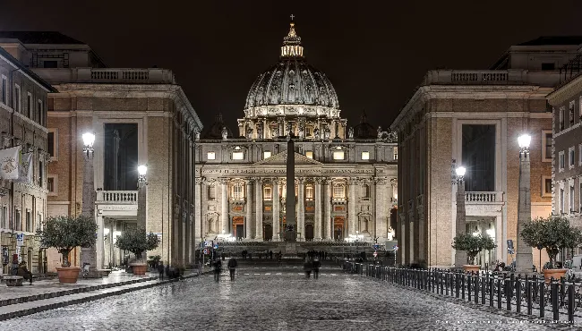 The entrance in Piazza San Pietro from Via della Conciliazione