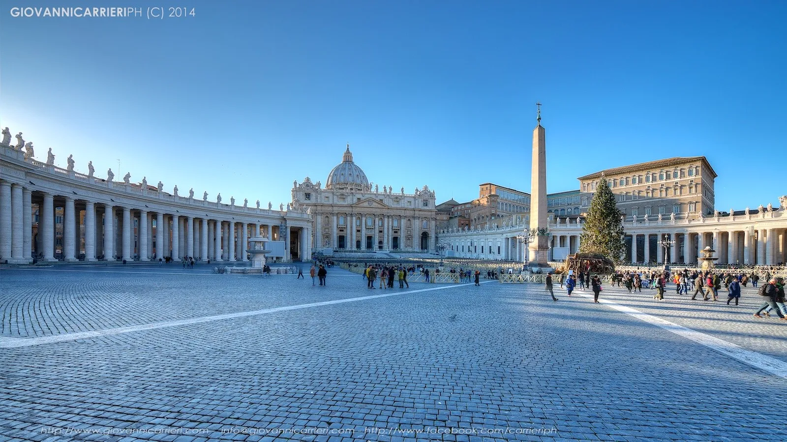 Panoramica di piazza San Pietro