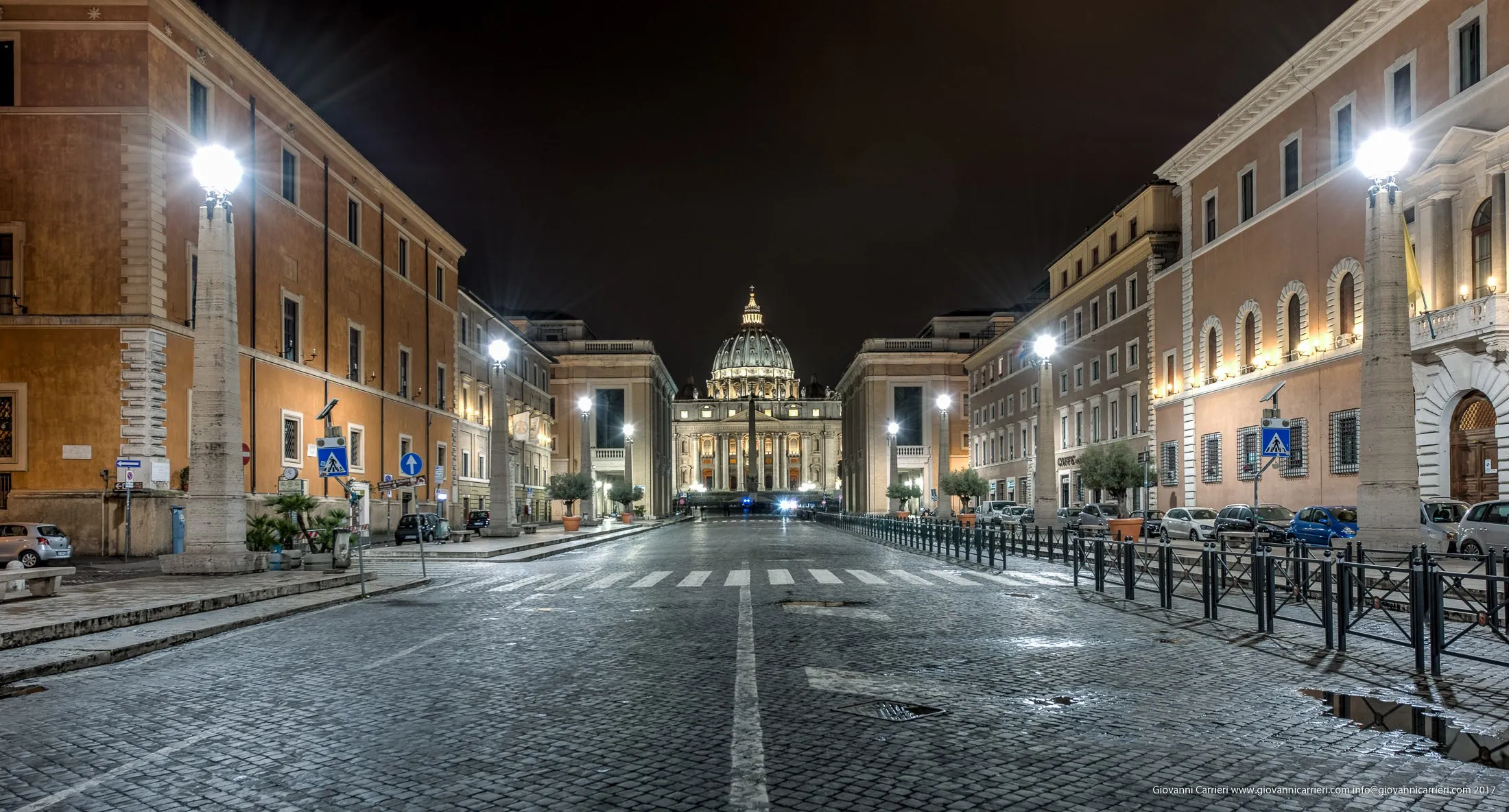 Night view of Via della Conciliazione