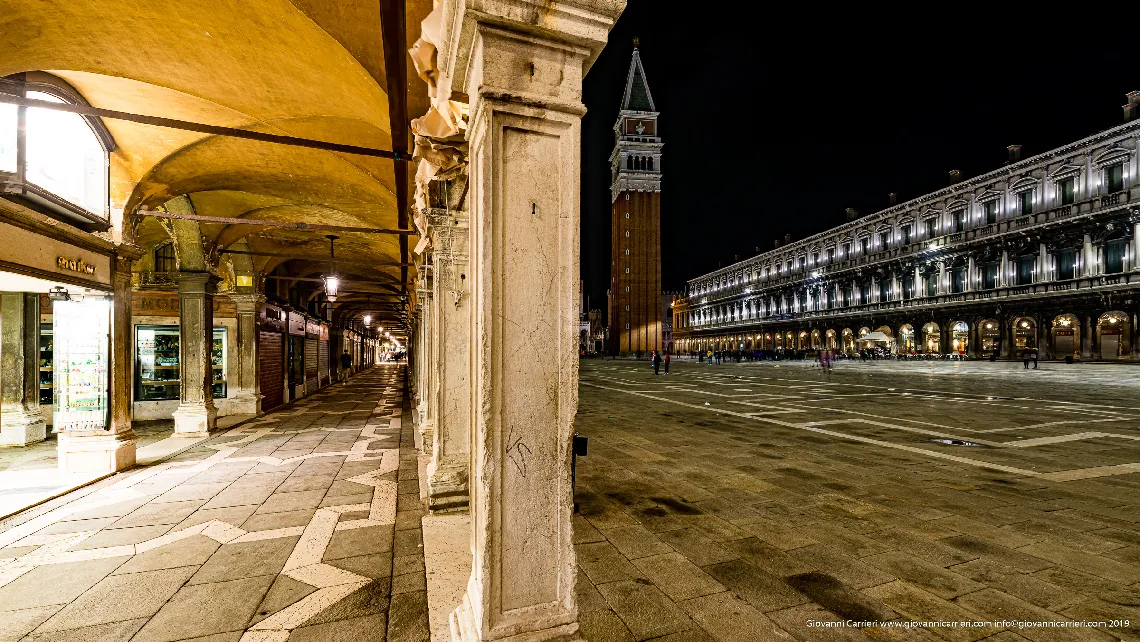Piazza San Marco - vista notturna - Venezia