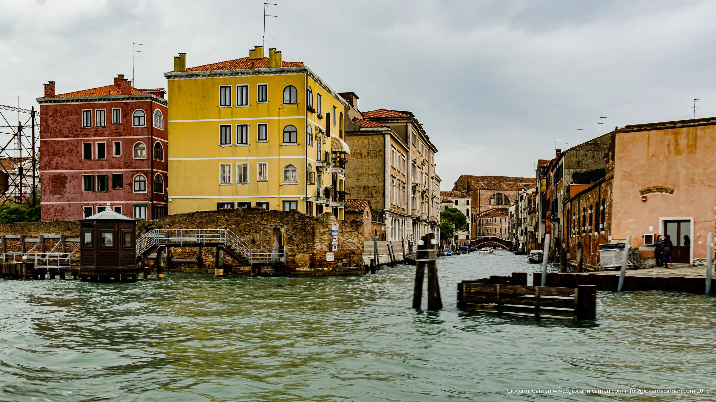 Between lanes and squares - Venice