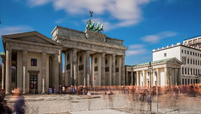 Brandenburg Gate and the tourists