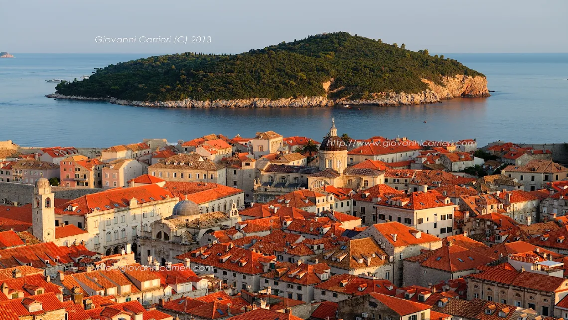 L'isola di Lokrum vista dal borgo - Dubrovnik