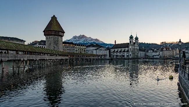 Il monte Pilatus, ammira Lucerna il fiume Reuss ed il ponte Kapellbrücke
