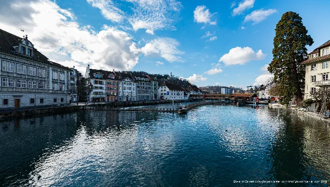 Guardando via Reusteg ed il fiume Reuss - Lucerna