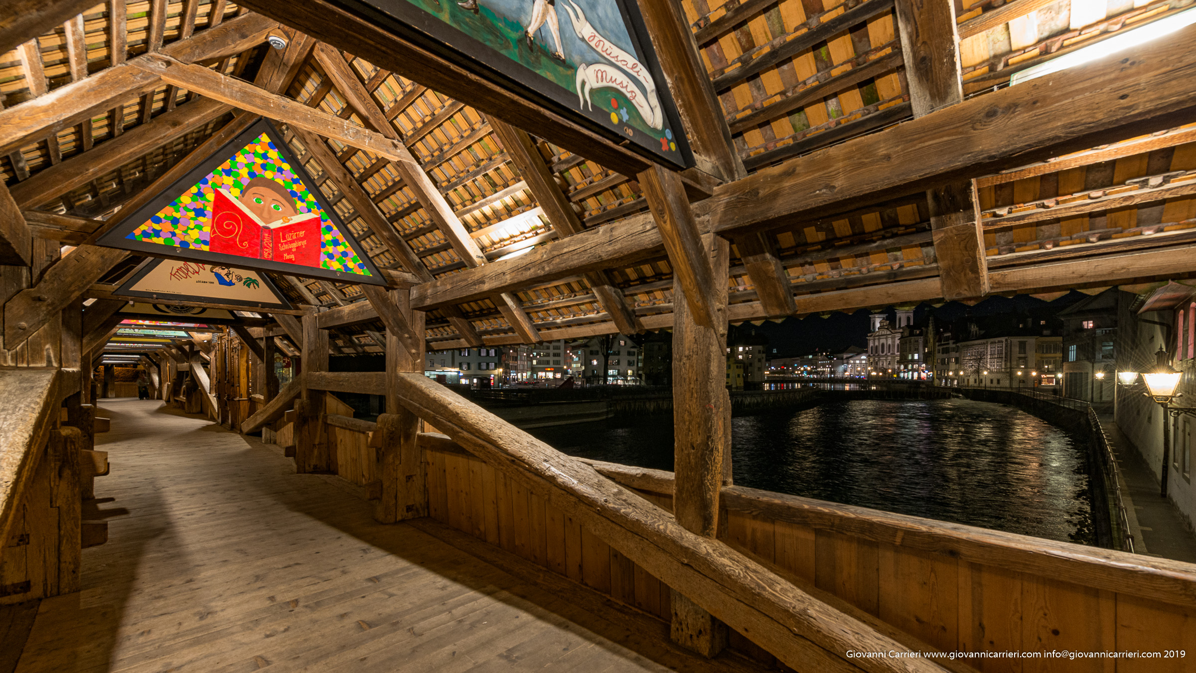 Vista interna del ponte Spreuerbrücke - Lucerna