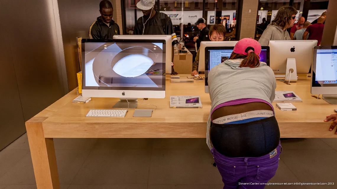 solitude in the Apple Store