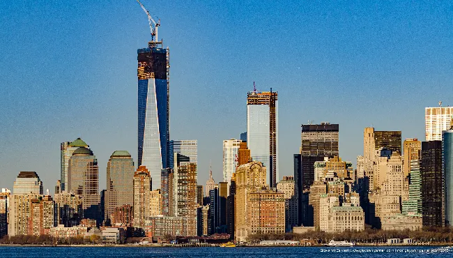 One World Trade Center in Costruzione: La Freedom Tower Sorge a Manhattan