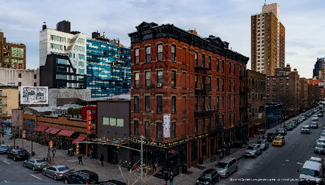 Meatpacking District: Edifici Storici in Mattoni Rossi Vicino alla High Line