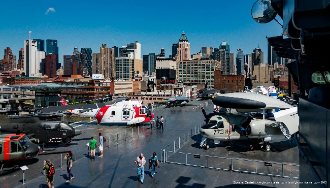 Museo USS Intrepid: Portaerei e Skyline di Manhattan