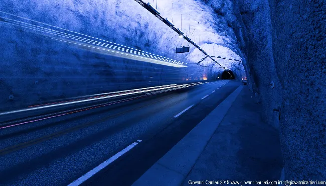 Tunnel di Laerdal, Norvegia