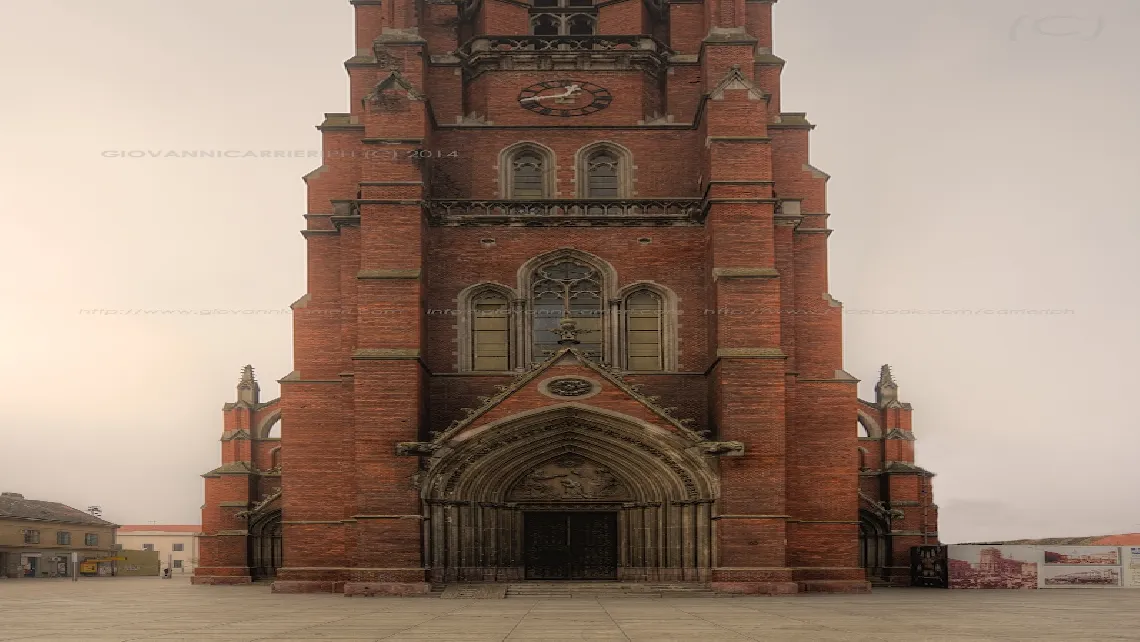 vista frontale della Concattedrale San Pietro e Paolo di Osijek