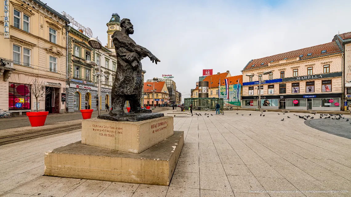 La piazza Ante Starcevic di Osijek