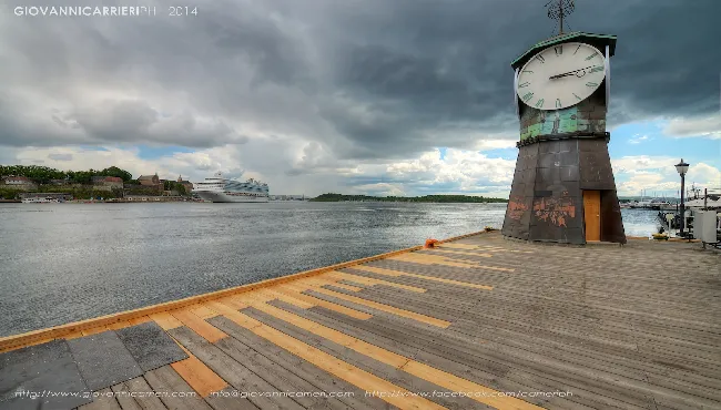 Oslo clock waterfront