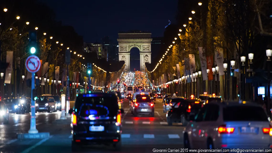 L'Arco di Trionfo e gli Champs Élysées