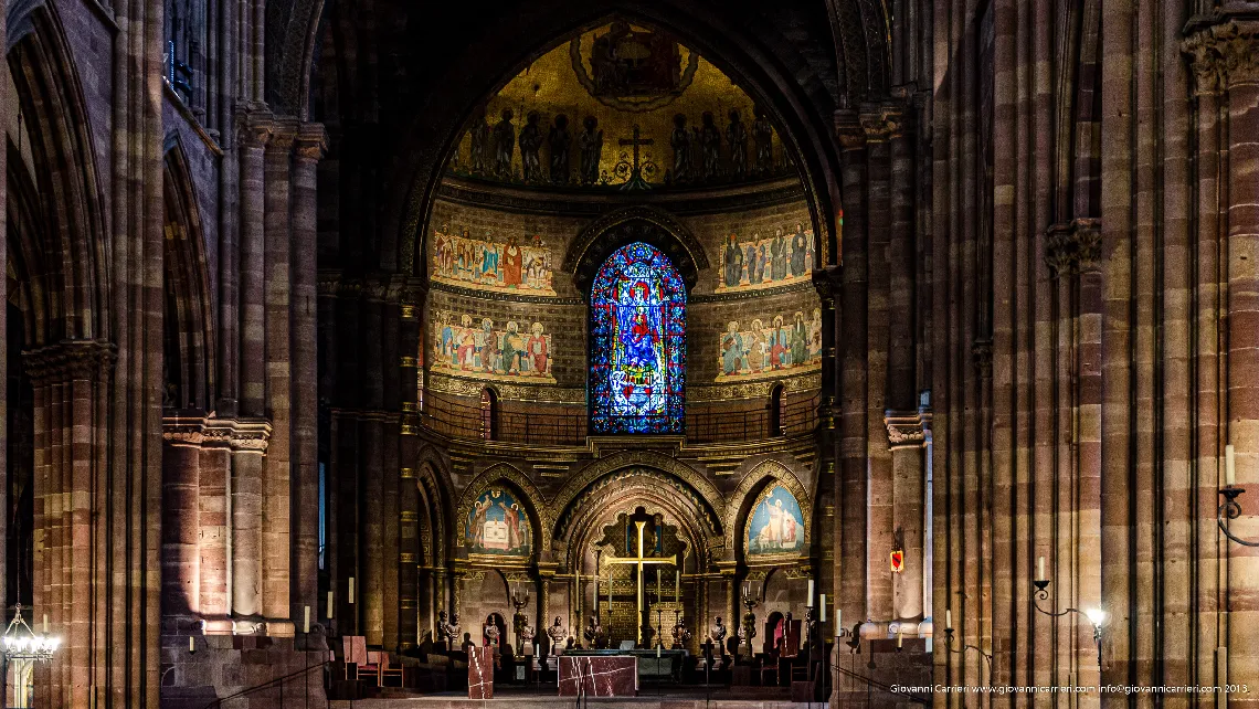 The central nave of the cathedral - Strasbourg