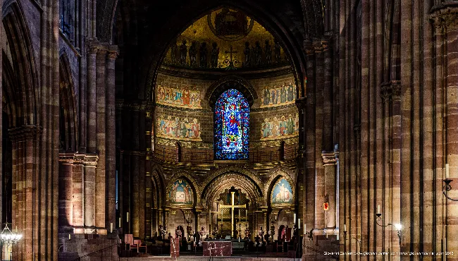 The central nave of the cathedral - Strasbourg