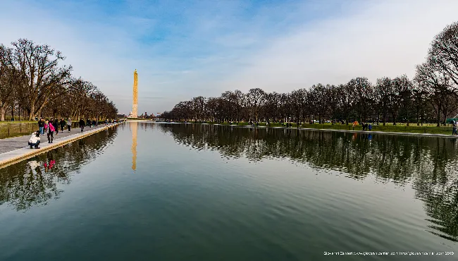 Reflecting Pool e Washington Monument di Giorno